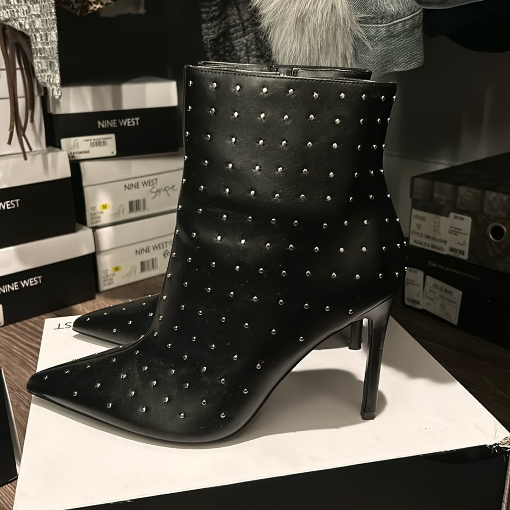 Nine West Farrahs3 studded heeled boots size 12